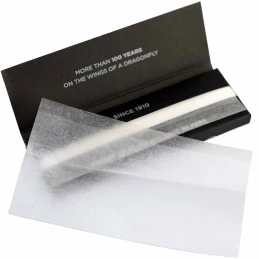 Cigaretové papieriky Libella Extra Thin 1/4 - otvorený booklet a detail papieriku