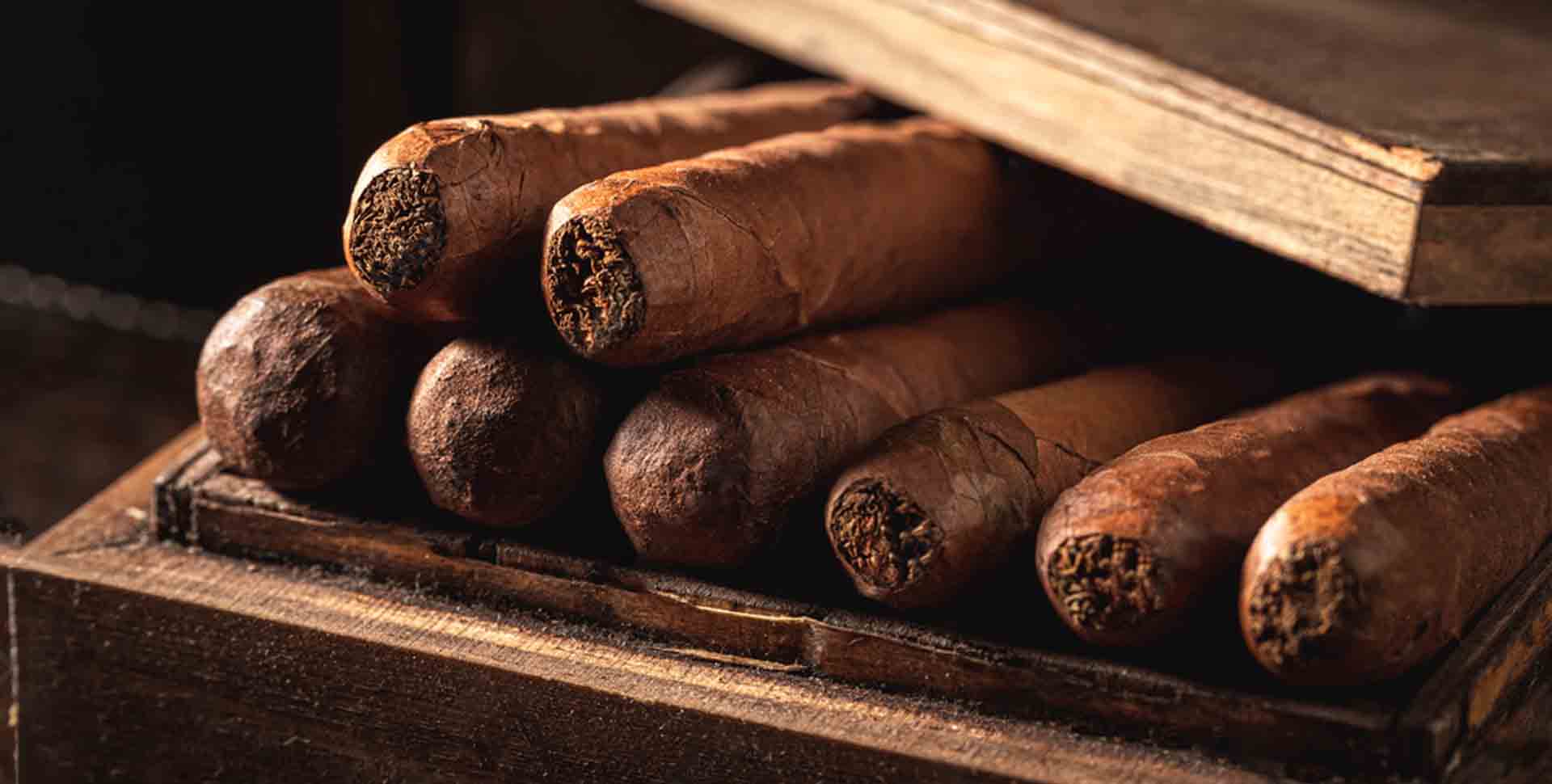 Cigary balenia - cigary v drevenej krabici - detail